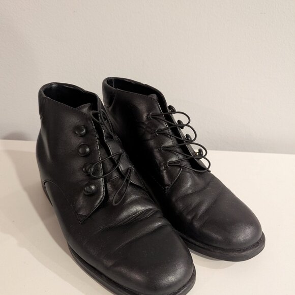 St. John's Bay Peggy black patent leather low-heeled ankle boots, women's size 8 - Picture 2 of 8